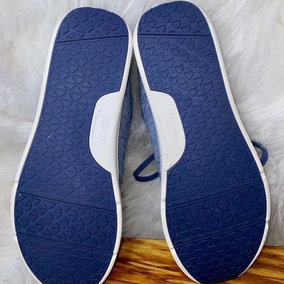 Toms Shoes - Picture 8 of 8